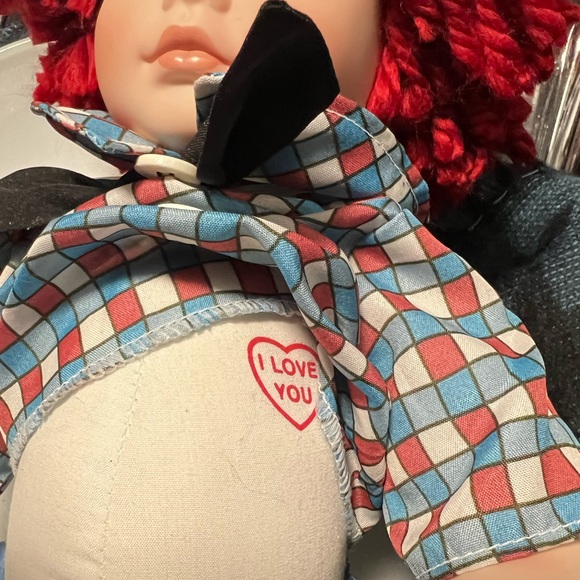 My Best Friends Raggedy Andy 16” Porcelain Doll by Susan Wakeen-Simon & Schuster - Picture 8 of 9